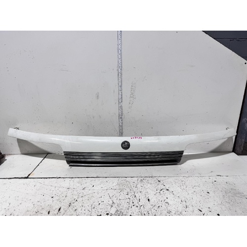 Holden Apollo Grille JK 08/1989-03/1993