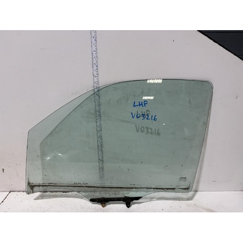 Nissan Navara Left Front Window Glass D40 09/2005-08/2015