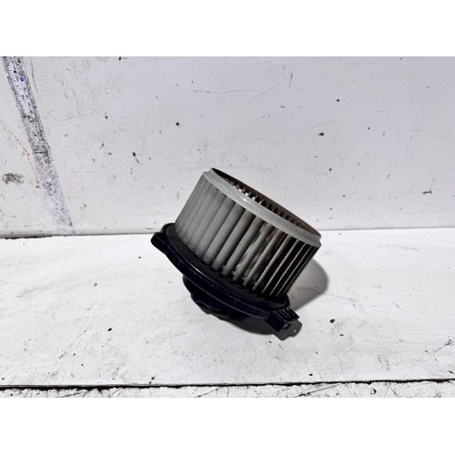 Toyota Corolla Heater Fan Motor ZZE122 12/2001-06/2007