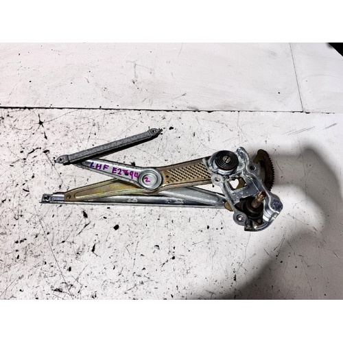 Toyota Corolla Left Front Door Window Regulator ZZE122 02/2001-06/2007