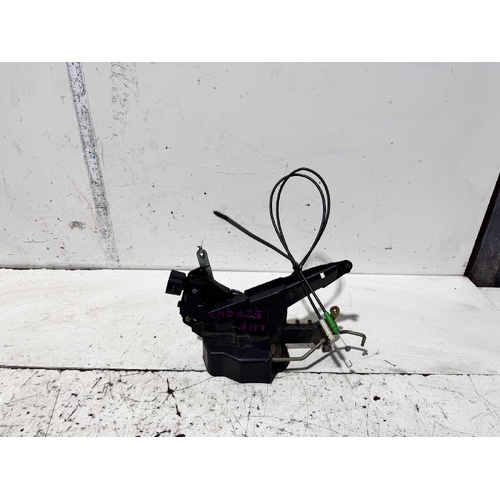 Toyota Corolla Left Front Door Lock Mechanism ZZE122 12/2001-06/2007