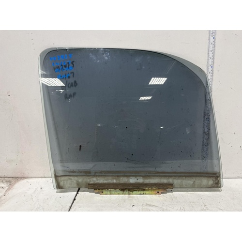 Toyota Hilux Right Front Door Window RZN149 09/1997 03/2005