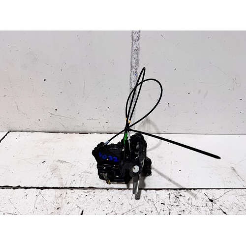 Toyota Corolla Left Front Door Lock Mechanism ZRE152 03/2007-10/2013