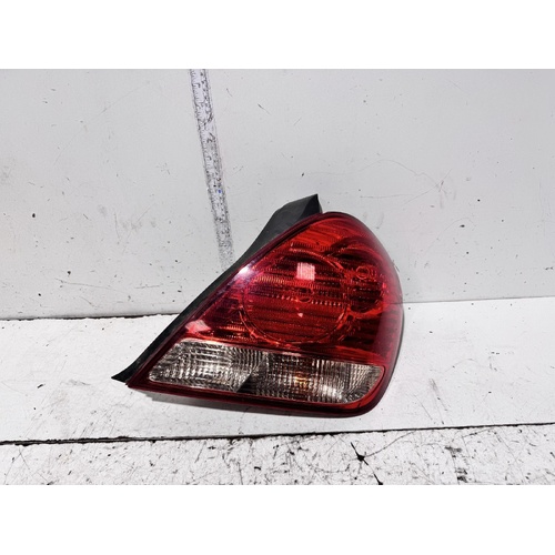 Nissan Pulsar Right Tail Light N16 08/2003-12/2005