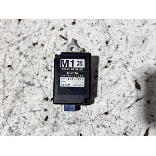 Toyota Camry Smart Door Receiver Control Module AVV50 12/2011-05/2015