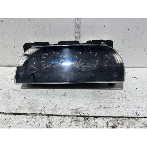 Toyota Avalon Instrumkent Cluster MCX10 07/2000 - 09/2003