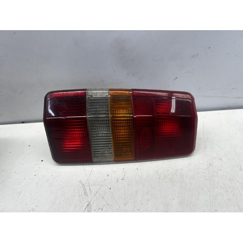 Land Rover Discovery Left Tail Light 04/1994-02/1999