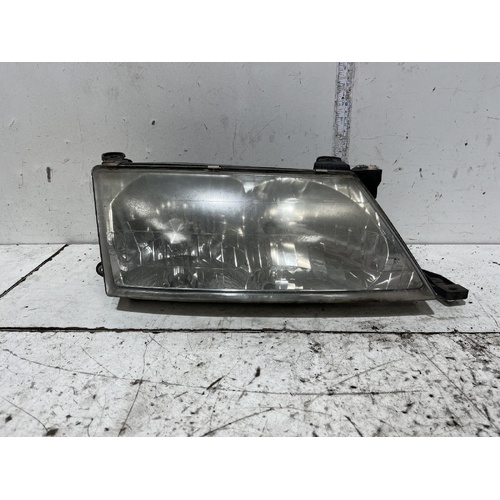 Toyota Avalon Right Head Light MCX10 07/2000 - 09/2003