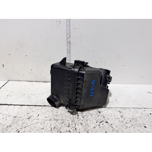 Toyota Tarago Air Cleaner Box with Air Flow Meter ACR50 03/2006-06/2020