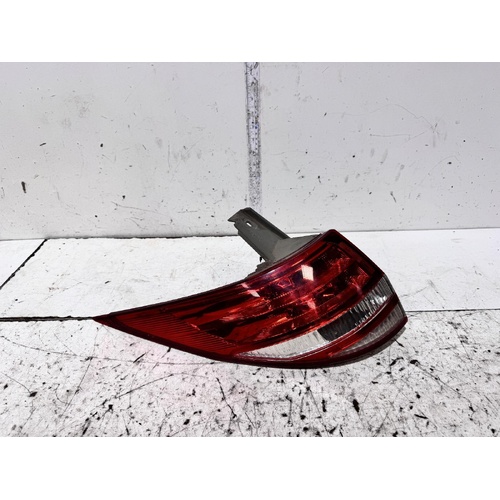 Toyota Tarago Left Tail Light ACR50 03/2006-12/2008
