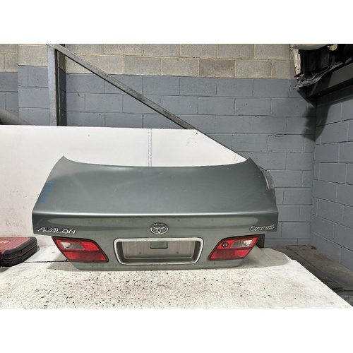 Toyota Avalon Bootlid MCX10 07/2000-09/2003