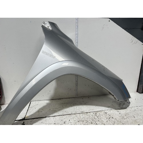 Toyota RAV4 Right Guard ACA33 10/2008-11/2012