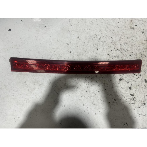 Toyota Tarago Centre Rear Garnish ACR50 03/2006-12/2008