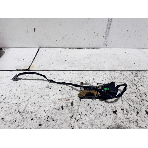 Toyota Avalon Left Front Door Lock Mechansim MCX10 07/2000-06/2005