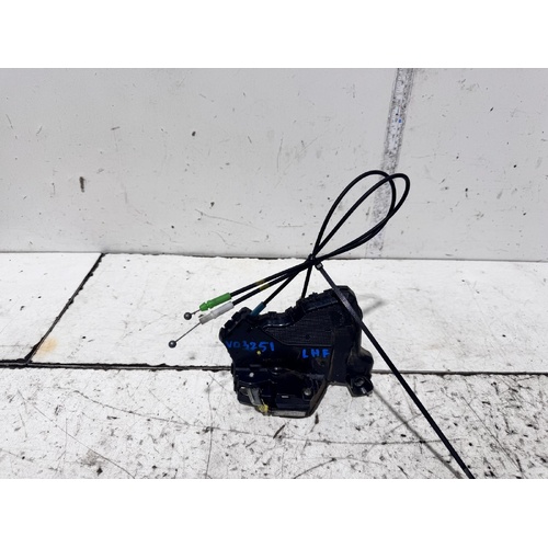 Toyota Tarago Left Front Door Lock Mechanism ACR50 03/2006-06/2020