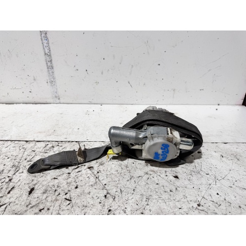 Toyota Hiace Left Front Seat Belt KDH201 01/2005-01/2014