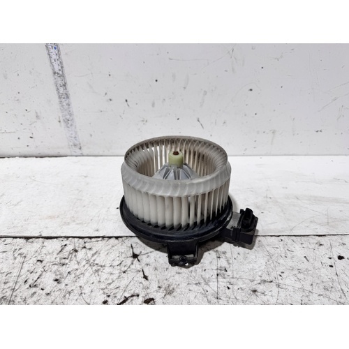 Toyota Hiace Heater Fan Motor KDH201 01/2005-04/2019
