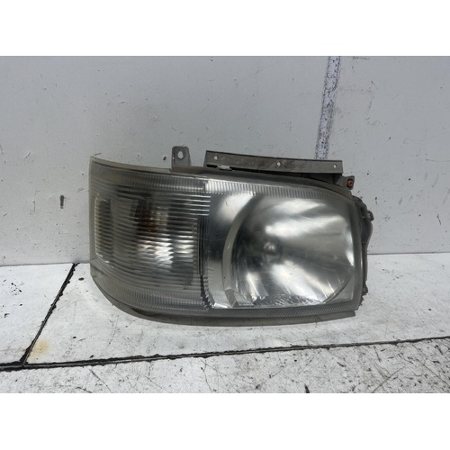 Toyota Hiace Right Head light KDH201 01/05 - 08/10 