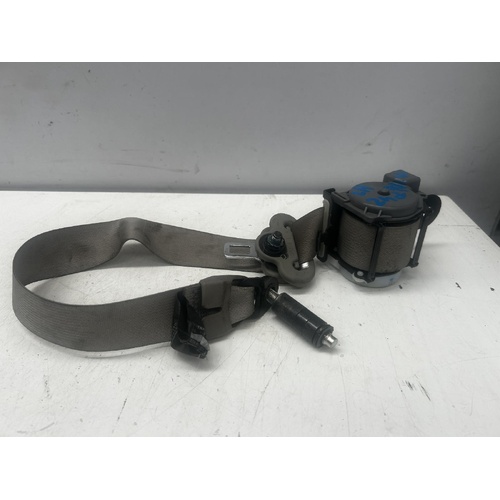 Kia Carnival 2nd Row Left Rear Seatbelt YP 12/2014-10/2020