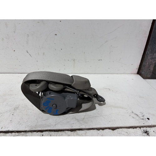 Kia Carnival 2nd Row Right Rear Seatbelt YP 12/2014-10/2020