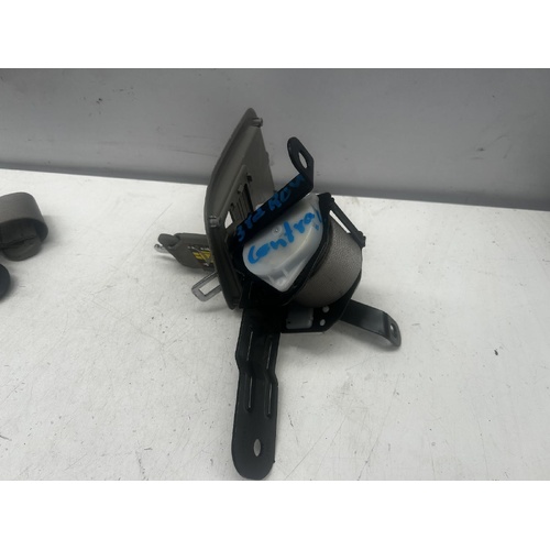 Kia Carnival 3rd Row Centre Rear Seatbelt YP 12/2014-10/2020