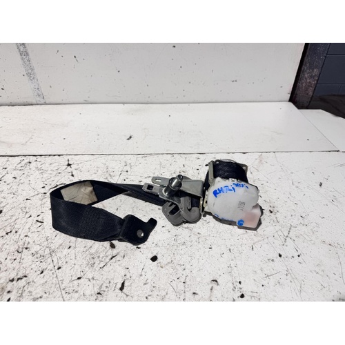 Toyota Kluger Right Rear 3rd Row Seat Belt GSU40 07/2010-02/2014