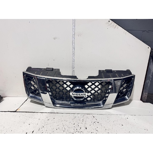 Nissan Pathfinder Grille R51 01/2010-09/2013