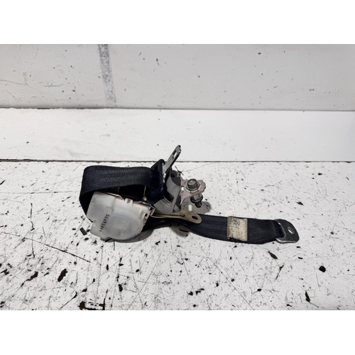 Toyota Kluger Left Rear 2nd Row Seat Belt GSU40 05/2007-07/2010