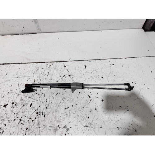 Toyota Landcruiser Tailgate Struts FZJ105 12/1998-10/2007