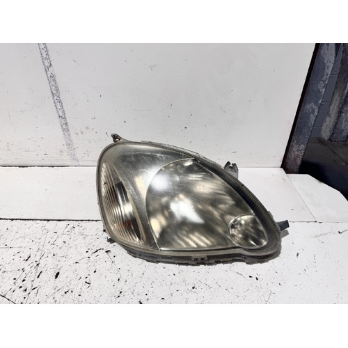Toyota Echo Right Head Light NCP10 10/2002-09/2005