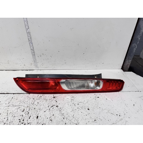 Ford Focus Right Tail Light LT 05/2007-04/2009