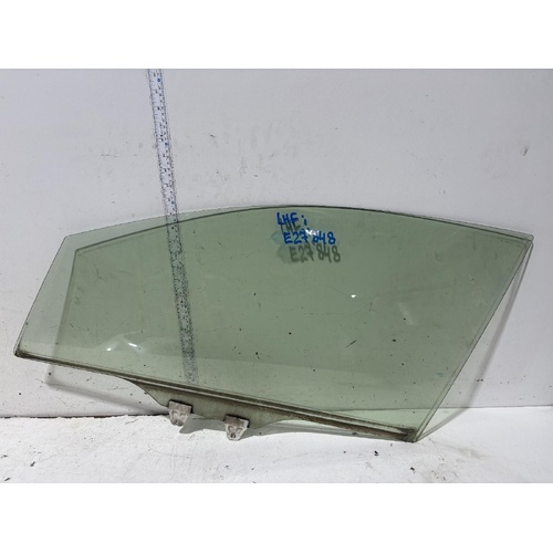 Subaru XV Left Front Window Glass G4X 08/2011-04/2017