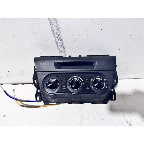 Mazda 3 Heater Controls BM 06/2013-05/2016