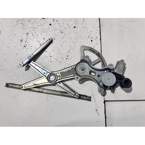 Toyota Corolla Left Front Door Window Regulator ZZE122 12/2001-06/2007