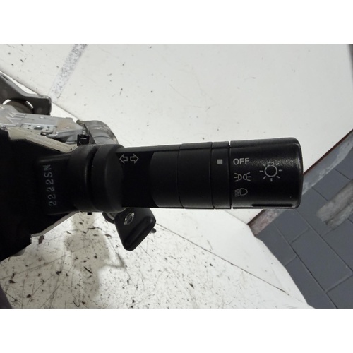 Nissan Pathfinder Flasher Switch R51 05/2005-09/2013