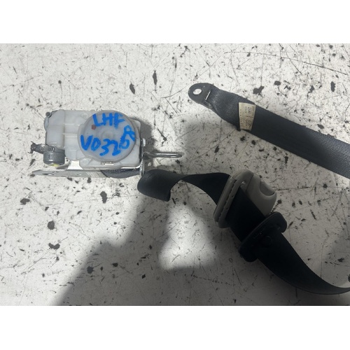 Toyota Corolla Left Front Seatbelt ZZE122 12/2001-06/2007