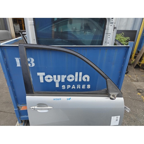 Toyota Prado Right Front Door Glass KZJ120 02/2003-10/2009