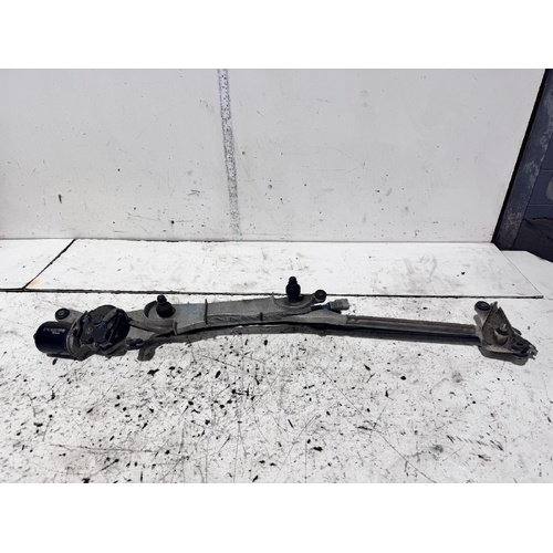 Toyota Prius Front Wiper Assembly NHW20 10/2003-05/2009