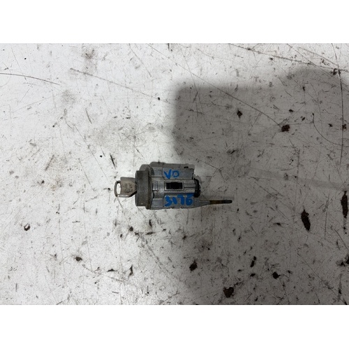 Toyota Hilux Ignition Barrel with Key RZN149 09/1997-03/2005