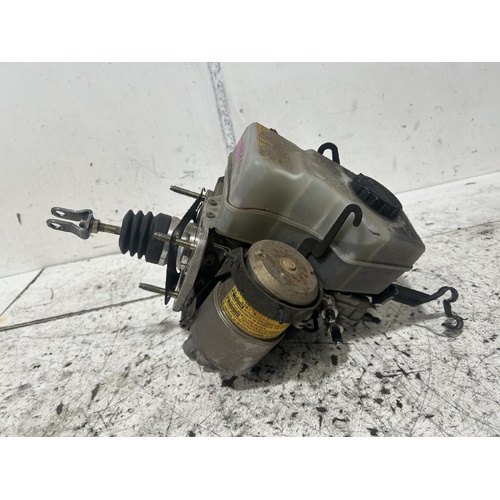 Toyota Prado Brake Master Cylinder Assembly VZJ95 08/1999-01/2002