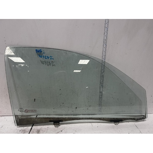 Toyota Hilux Right Front Door Glass KUN26 03/2005-08/2015