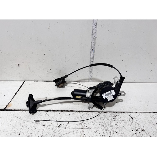 Kia Grand Carnival Right Rear Sliding Door Motor YP 12/2014-10/2020