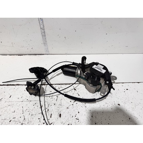 Kia Grand Carnival Left Rear Sliding Door Motor YP 12/2014-10/2020