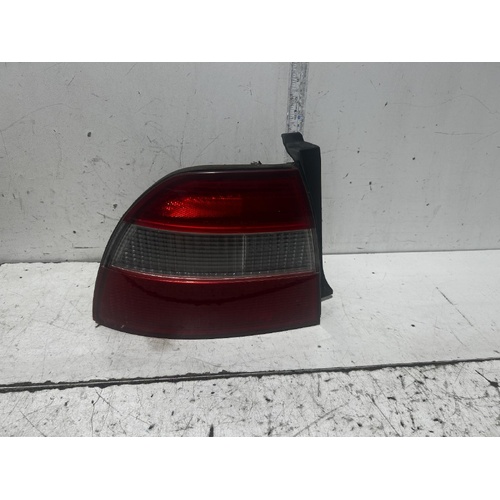 Honda Accord Left Tail Light CD 10/1993-10/1995