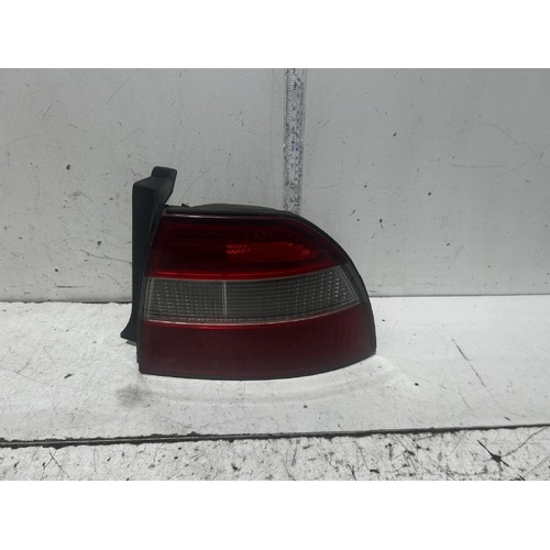 Honda Accord Right Tail Light CD 10/1993-10/1995