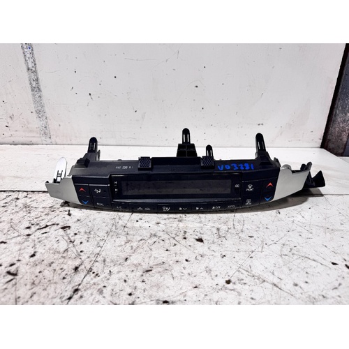 Lexus CT200H Heater Controls ZWA10 03/2011-08/2021