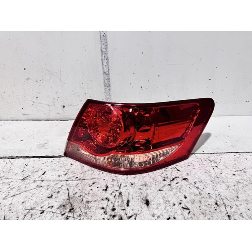 Toyota Aurion Right Tail Light GSV40 10/2006-08/2009