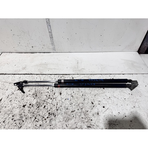 Toyota Hiace Super Custom Tailgate Struts KZH100 11/2019-12/2004