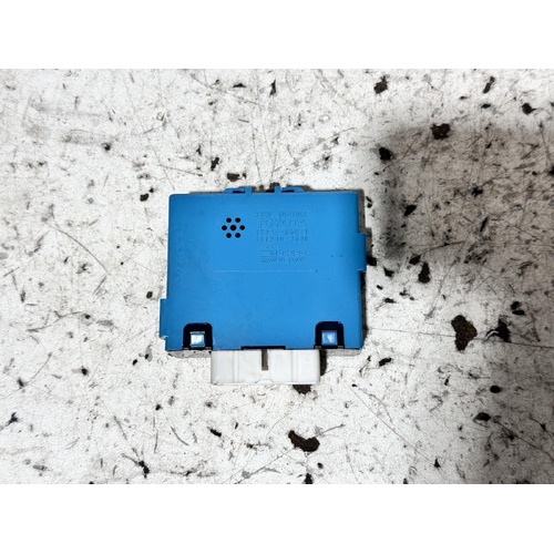 Toyota Hiace Super Custom Roof Control Module KZH100 10/1989-12/2004