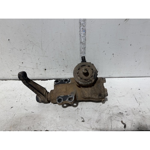 Toyota Hiace Steering Box YH-LH 02/1983-10/1989